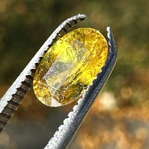Chrome Green (Sphene) 0.80 CT’s Attractive piece - Picture 9 of 17